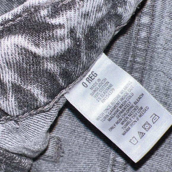 Aeropostale Women's Acid Wash Gray Mom Jeans - Picture 3 of 4